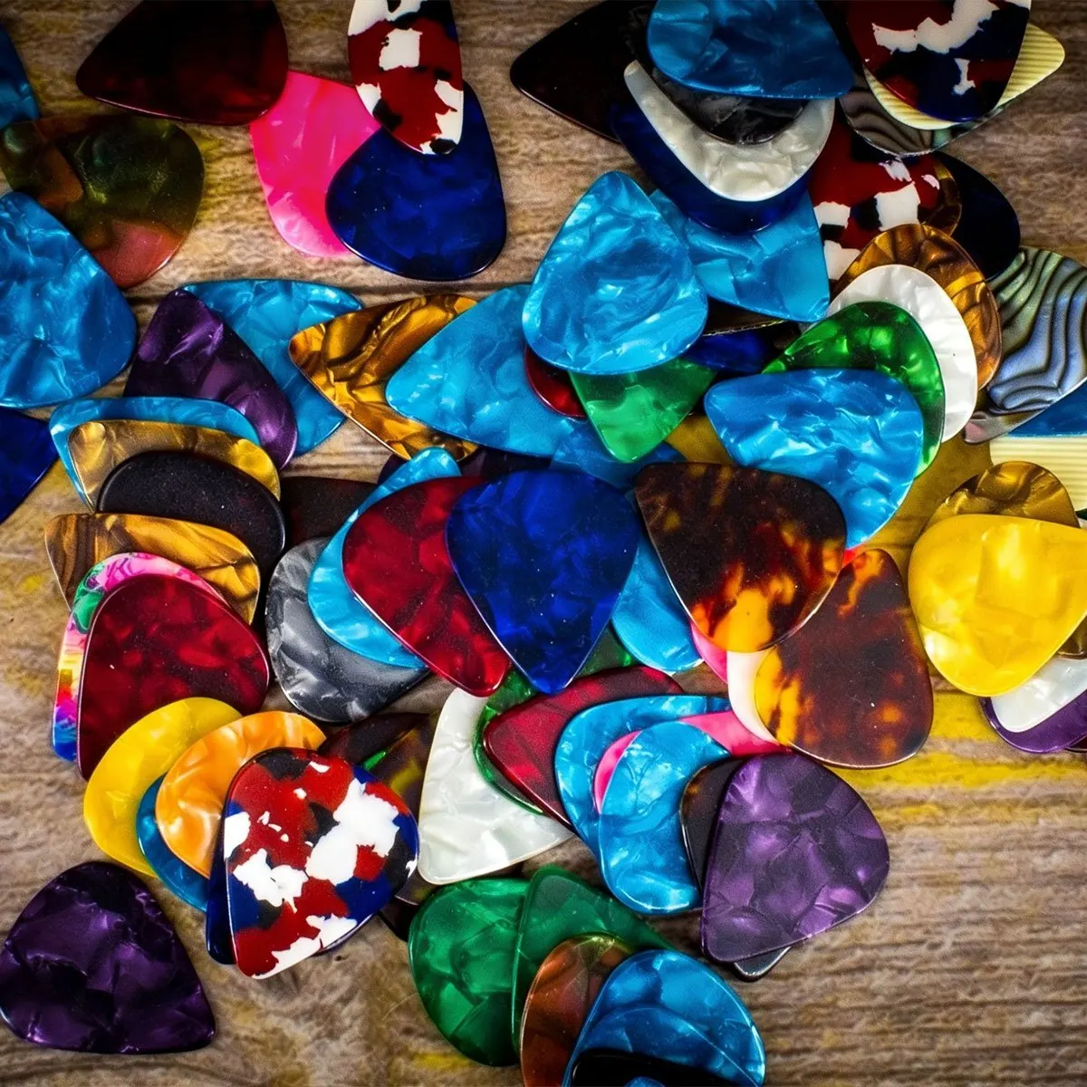 81Pcs 0.46mm Celluloid Guitar Picks, Standard Plectrums in Assorted Colors – for Acoustic/Electric Guitar, Bass & Mandolin, Christmas Gift for Musicians ZSY