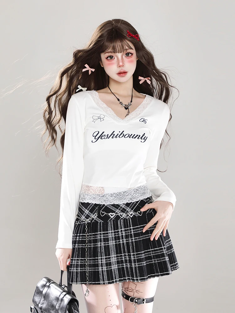 Sweet Cool Hot Girl Lace Splicing V-Neck Long Sleeve Letter Printed Slim Black T-Shirt Women Spring All-matched Short Inner Tops