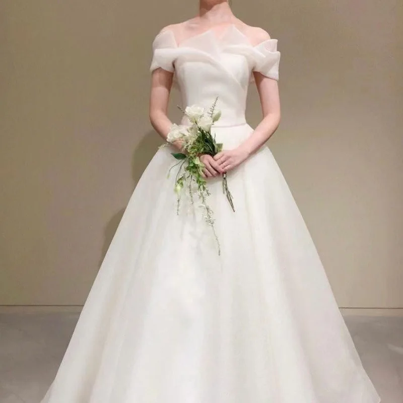 

Fashionable and Elegant One Shoulder French Light Wedding Dress 2026 Sen Style Light Gauze Dress Retro Outdoor Gauze Small Dress