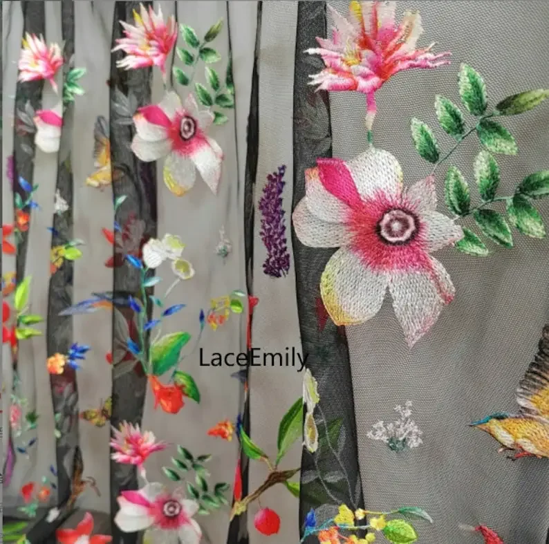 

Разноцветные цветы, птицы, бабочки, вышитая кружевная ткань, черный тюль для свадебного платья, свадебного платья, летнего платья