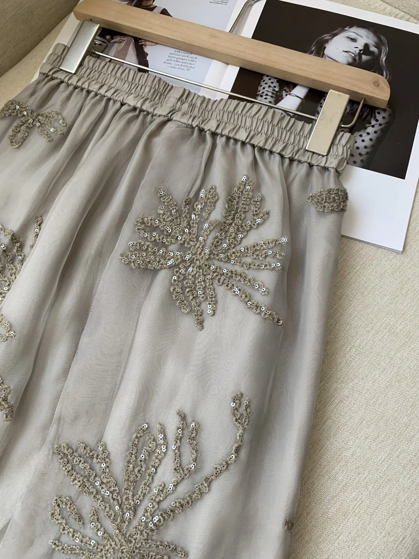 2024 New Light Luxury Heavy Flower Hand Sewing Sequin Embroidered Silk Gauze Skirt Temperament Slit Skirt For Women