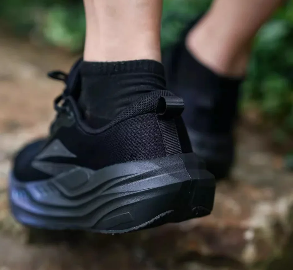 

Hot 2025 Neutral Sports Running Shoes Abrasion-resistant Anti-slip Breathable Comfortable Sneakers Athletic Running Shoes