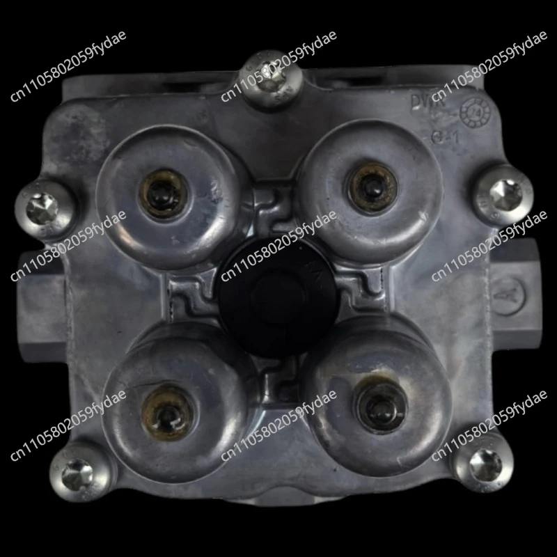 

Quadruple Protection Valve OE Quality 9347140100 81521516073 81521516082 81521516092 81521519092