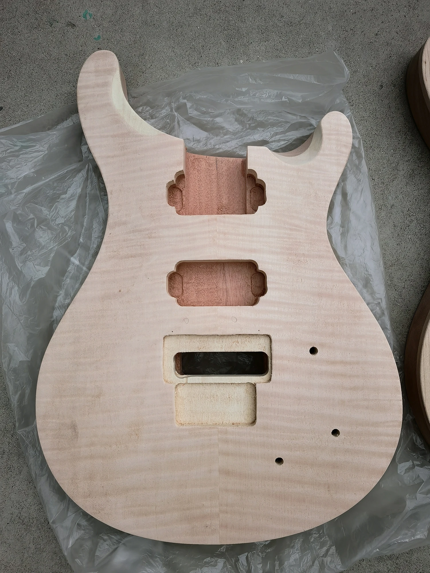 New Guitar Body Mahogany Maple Cap DIY Electric Guitar style Glue bond