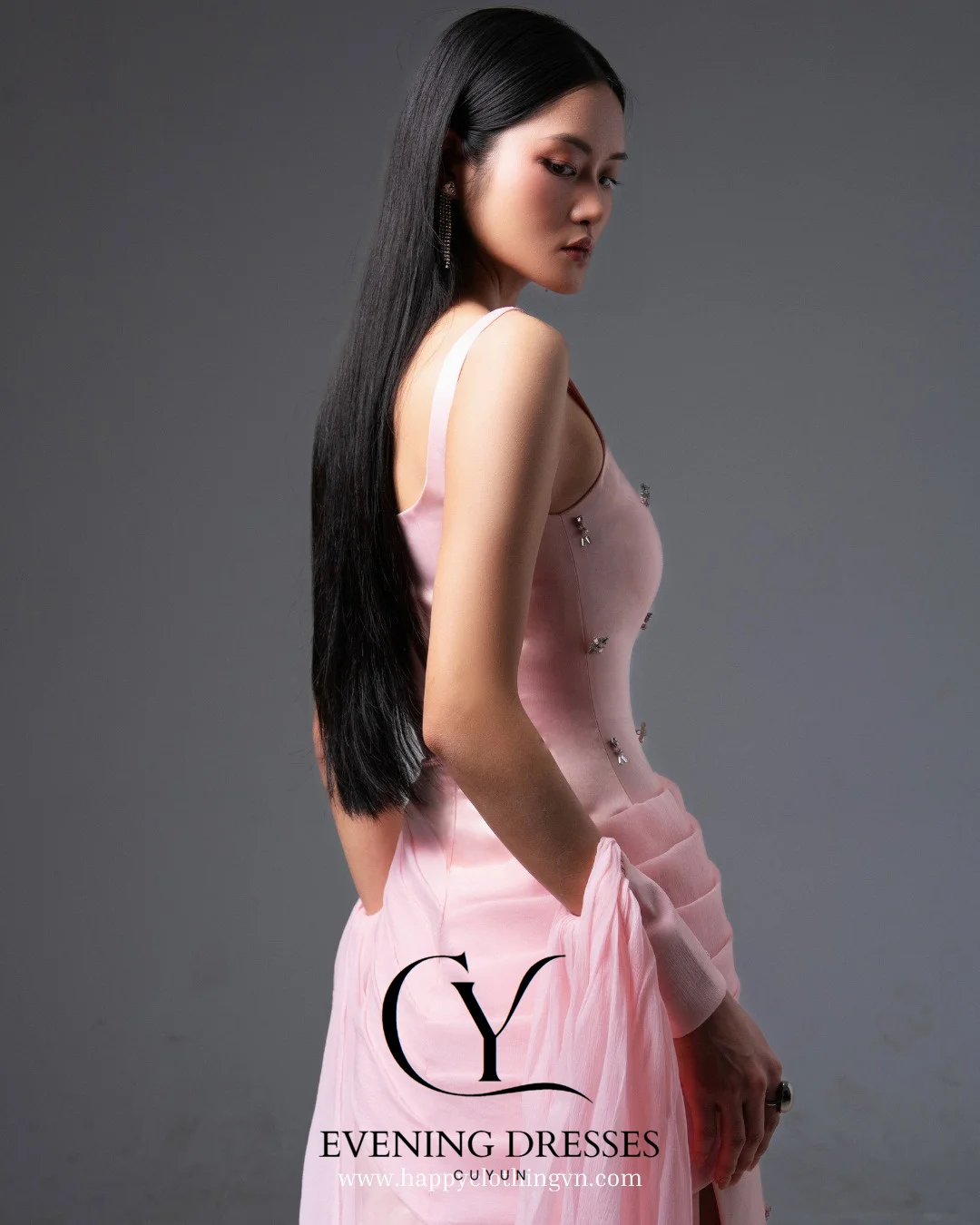 CUYUN 2025 فساتين سهرة نسائية فاخرة جديدة وردي بياقة مربعة مطرز بالخرز فساتين حفلات مخصصة فستان رسمي أنيق