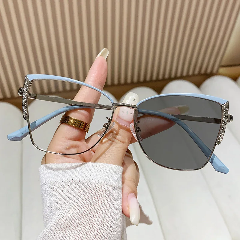 Fashion Cat Eye Glasses Ultra-light Glasses Frame Retro Photochromic Eyeglasses Anti-blue Light Eyewear Metal Color-changing