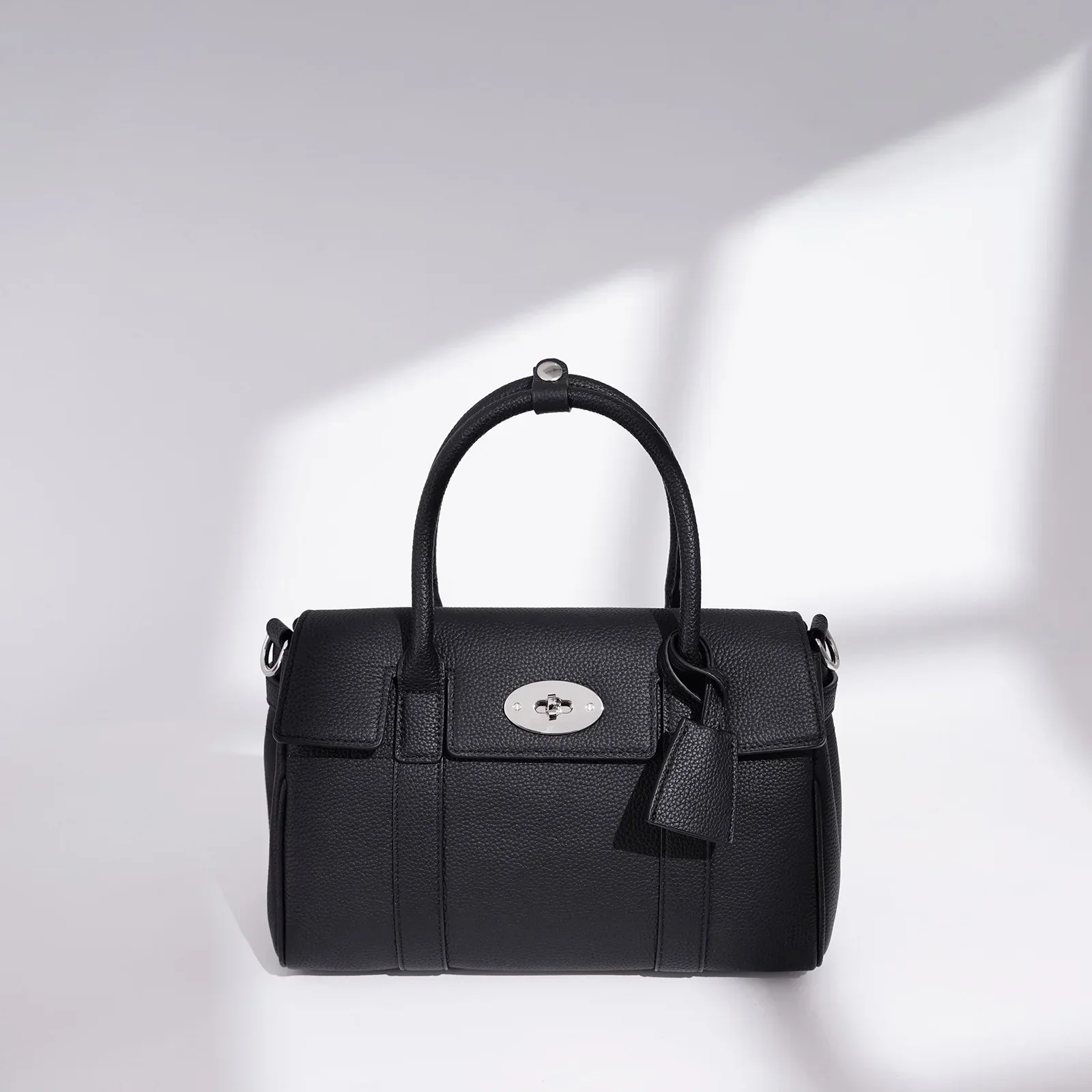 High Style Diaper Bag For Women Leather Crossbody Bag Luxury Vintage Tote Minimalist Designer Large Capacity Elegant