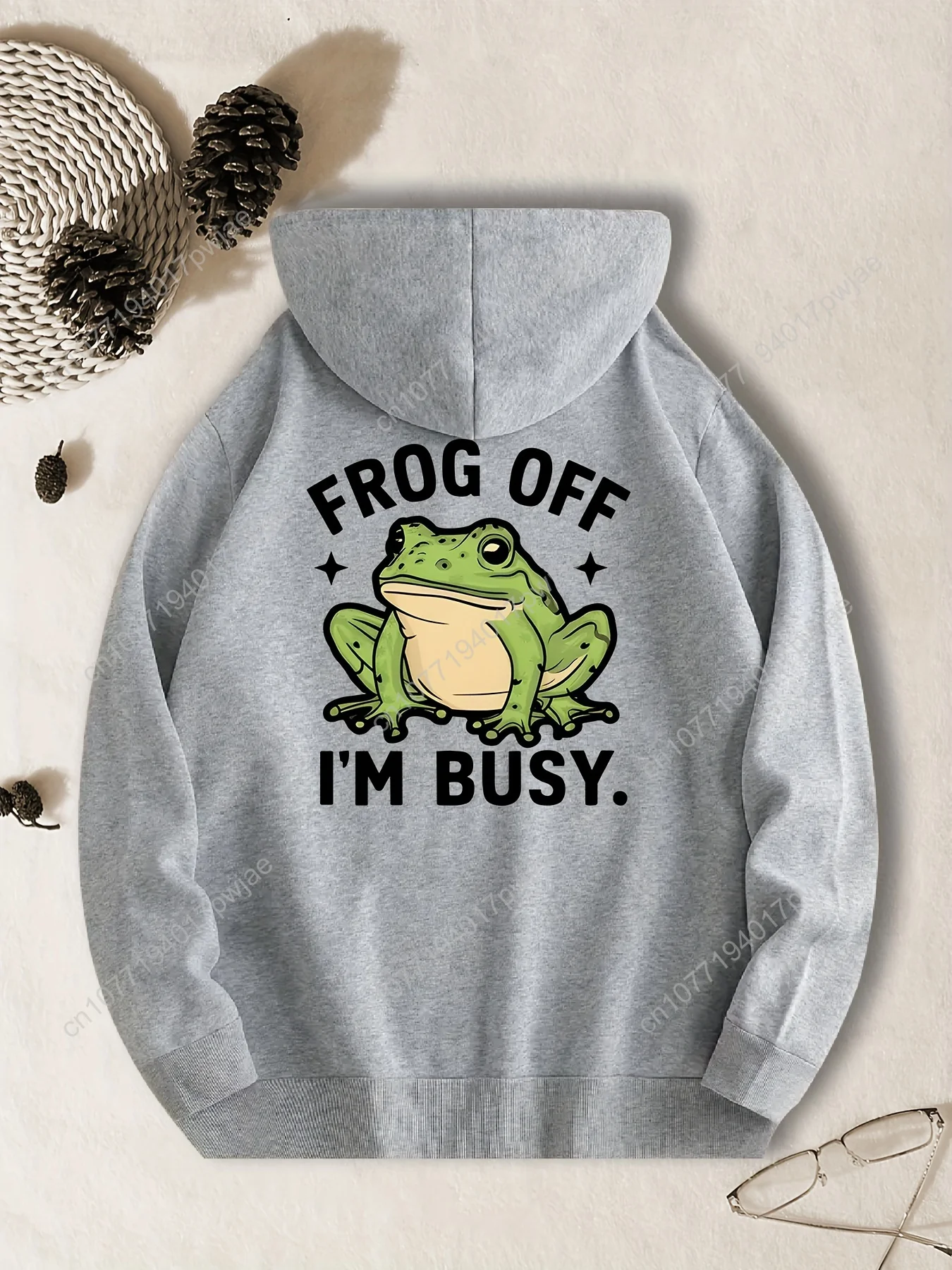 Sweater Kasual Pria Berkerudung dengan Cetakan Grafis 'FROG OFF I'M BUSY', Pola Geometris Hitam, Pullover, Saku Depan, Mesin Cuci