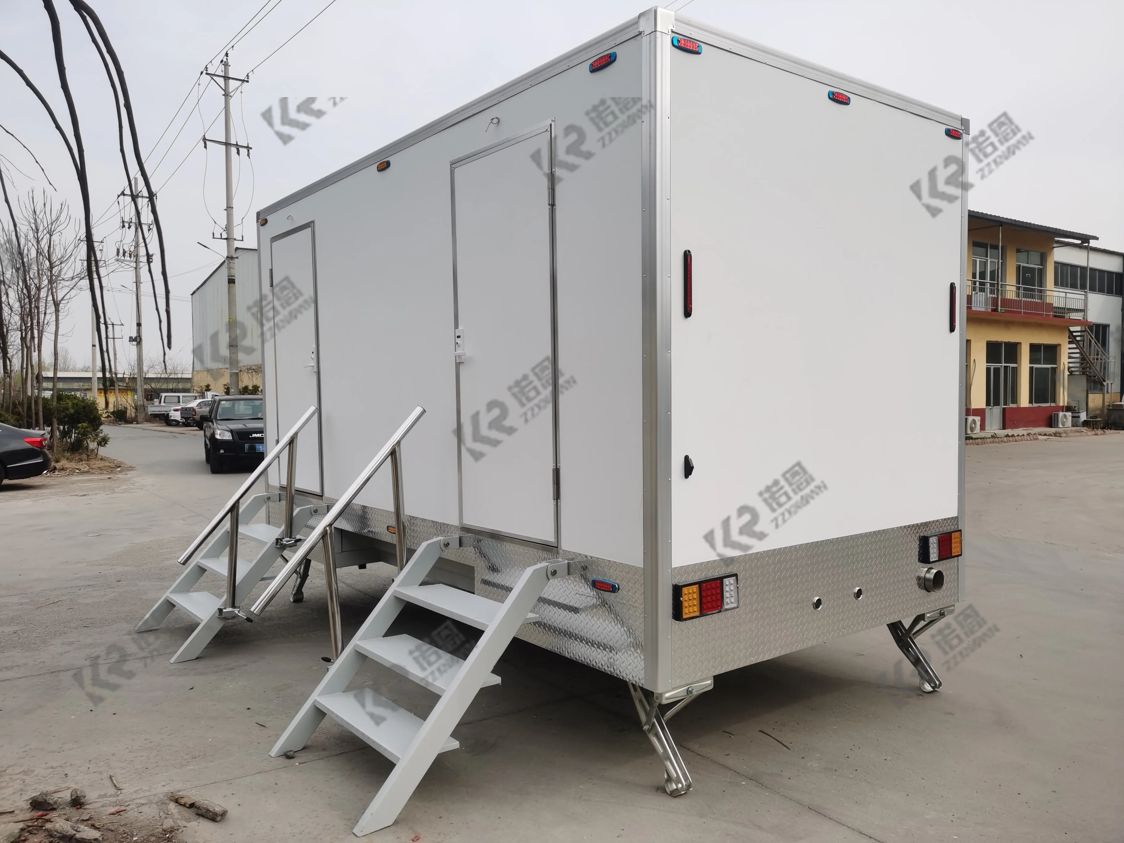 China Factory Online Store Hot Sale Camper Trailer With Toilet Portable Toilet Trailer