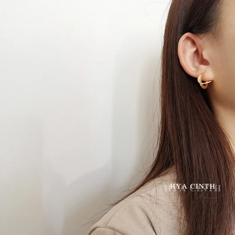 Classic Ins Style Girlish Heart High Quality Matte Metal Surrounding Planet Dangle Earrings Fairy Cool Style Earrings Wholesale