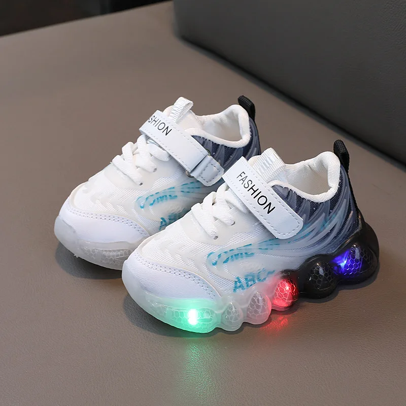 Kids Casual Shoes Spring And Autumn Girls Light-up Shoes Children\'s LED Shiny Lights Sneakers Little Kids Glowing Light Sneakers