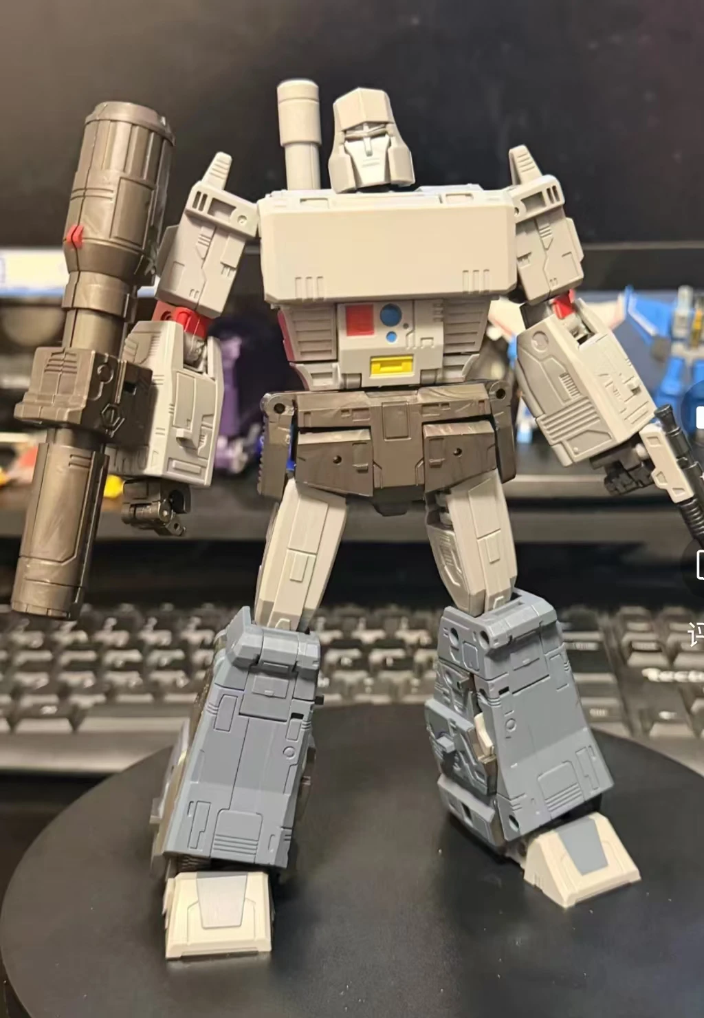 

Brand new in stock Transformers ST-04 Megatron SS KO original proportion transforming robot collection gift
