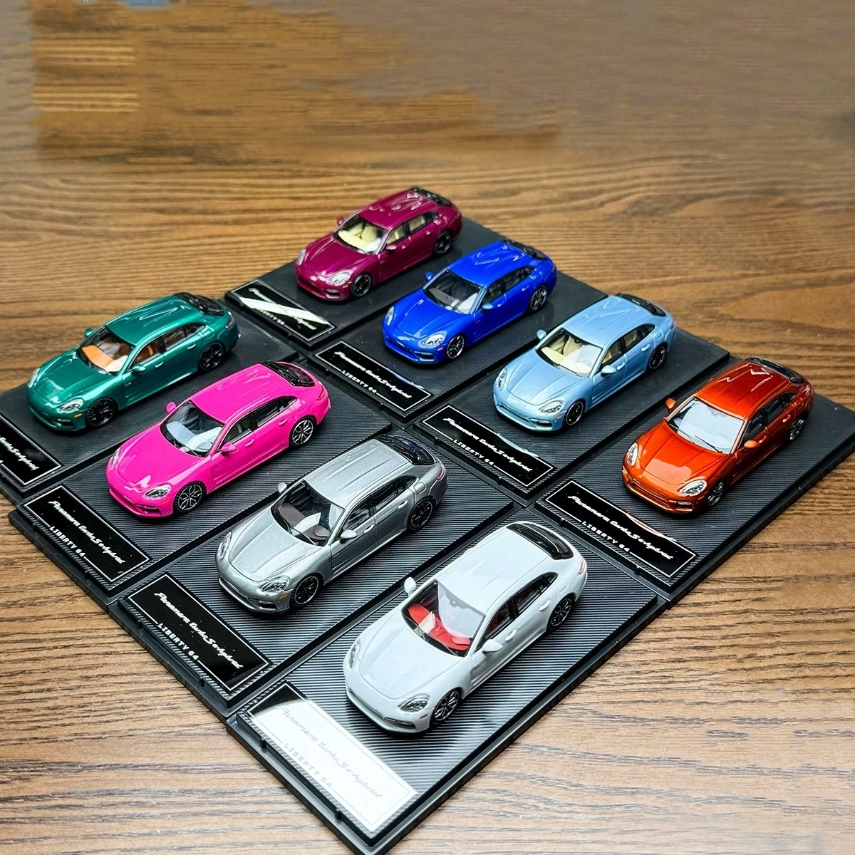 รถยนต์โมเดลหล่อโลหะ Liberty 1:64 Panamera Turbo Turismo Turbo S