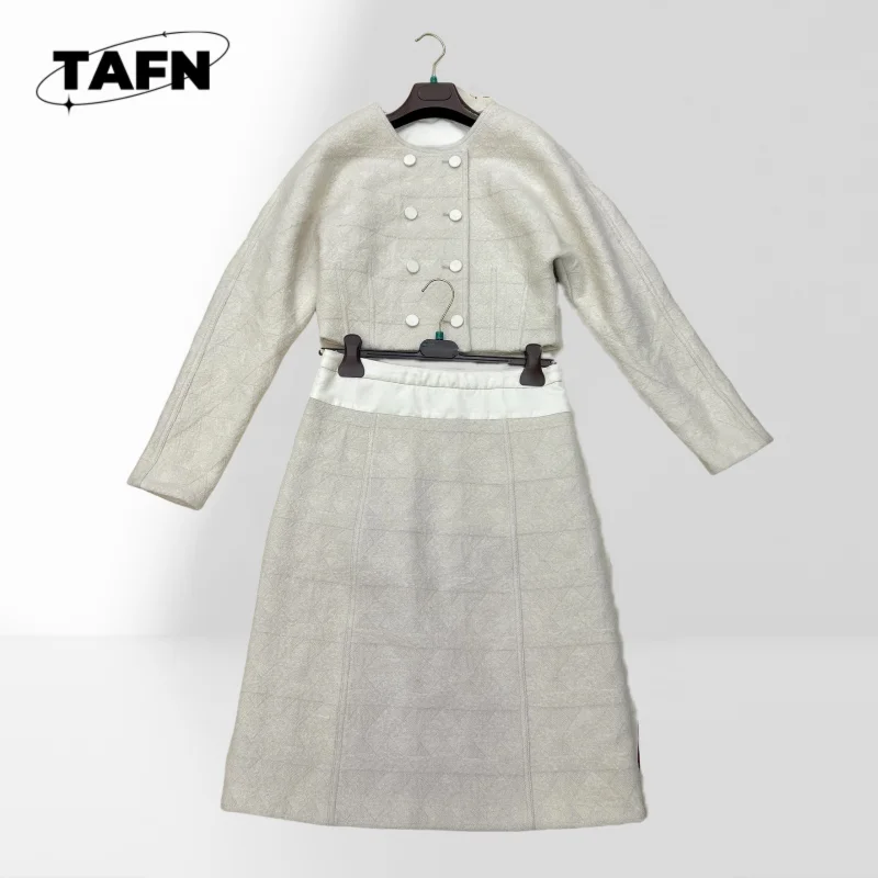 Women's Skirt Set for Relaxed Summer Days  Comfortable Two-Piece Women's Skirt Set for Relaxed Summer Days AK0531