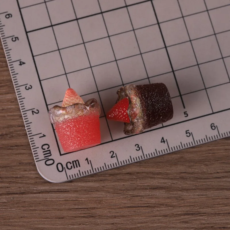 2pcs Mini Strawberry Jam Chocolate Cup DIY Resin Miniature Doll Accessories Simulation Food Dessert Model Dollhouse Decor Craft
