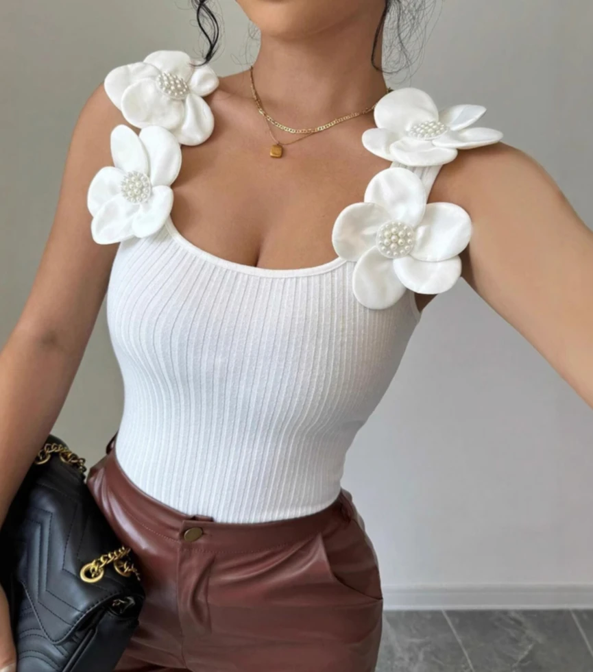 

Top for Women 2025 Spring Summer New Fashion Casual Tank Top with Three Dimensional Flower Decoration Knitted Sleeveless Ves Top