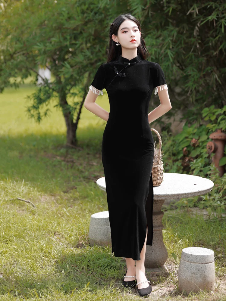 2023 Velvet Cheongsam New Republic of China Retro Black Long Elegant Improved Young Dress Autumn