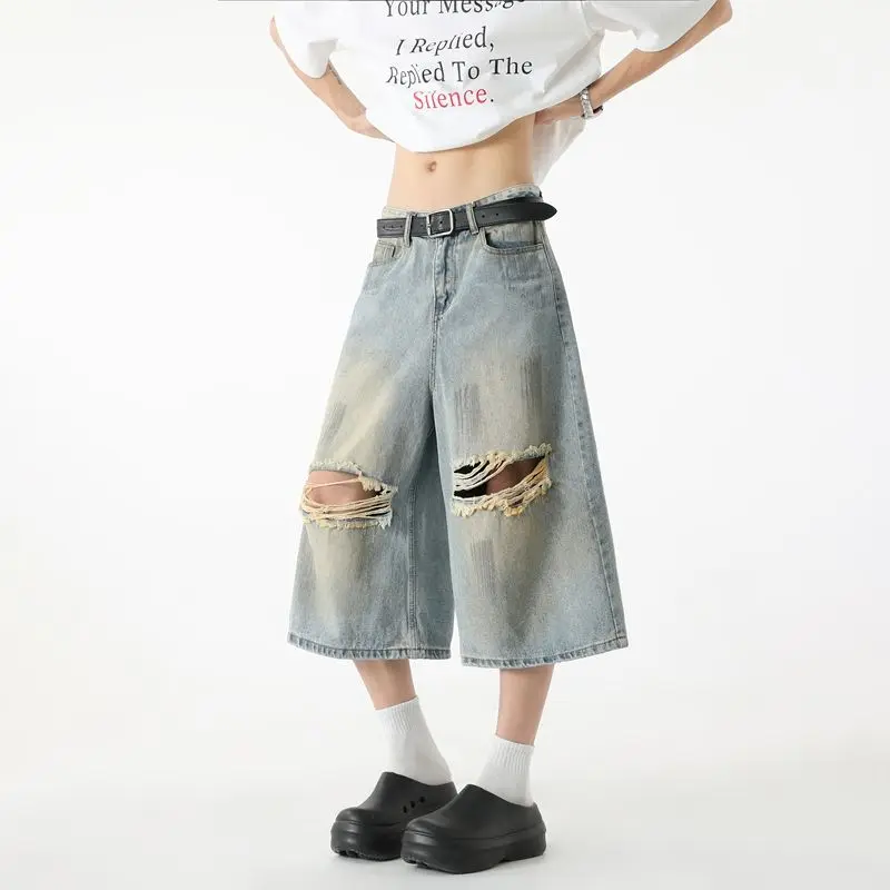26 Novas Calças Jeans Rasgadas de Sete Polegadas com Estilo Americano High Street, Modernas e na Moda, Calças Over The Knee de Perna Larga para Homens
