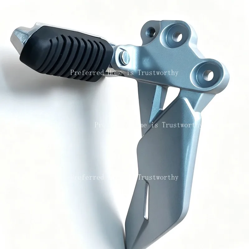 Suitable for GSX150F Gixxer155 Motorcycle Left Right Footrest Assembly Footpeg Bracket Foot Pedal Support Replacement Parts