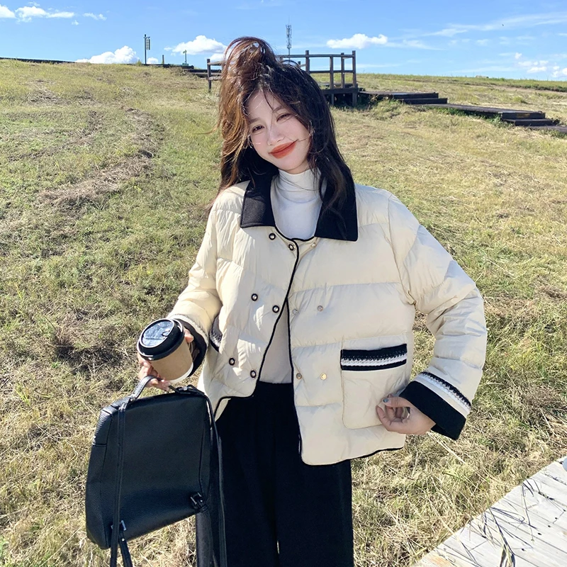 

Маленький ароматный стиль, пуховик контрастного цвета, женский зимний пуховик 2025 года, новая теплая модная элегантная короткая стильная куртка-хлеб