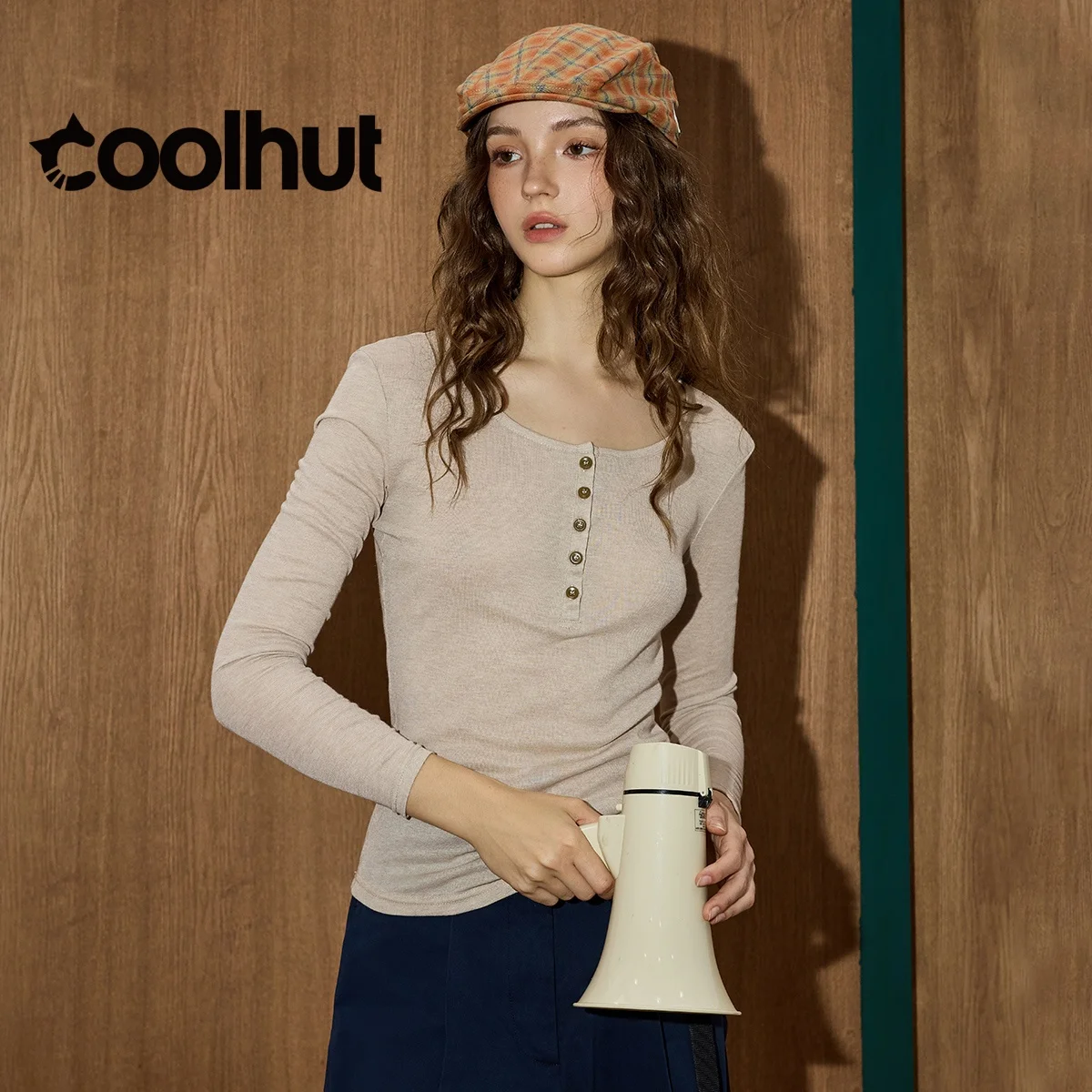 

COOLHUT Women's 2025 Brand Design Knit Basic Tee Round Neck Long Sleeve Slim Fit Lightweight Tailored Shoulder Fall Casual Top