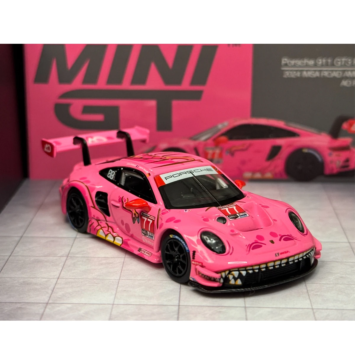 

MINIGT 1052. В наличии 1:64 911 GT3 R. # 77 AO Racing 2024, IMSA ROAD AMERICA, литая под давлением модель автомобиля, коллекция игрушек