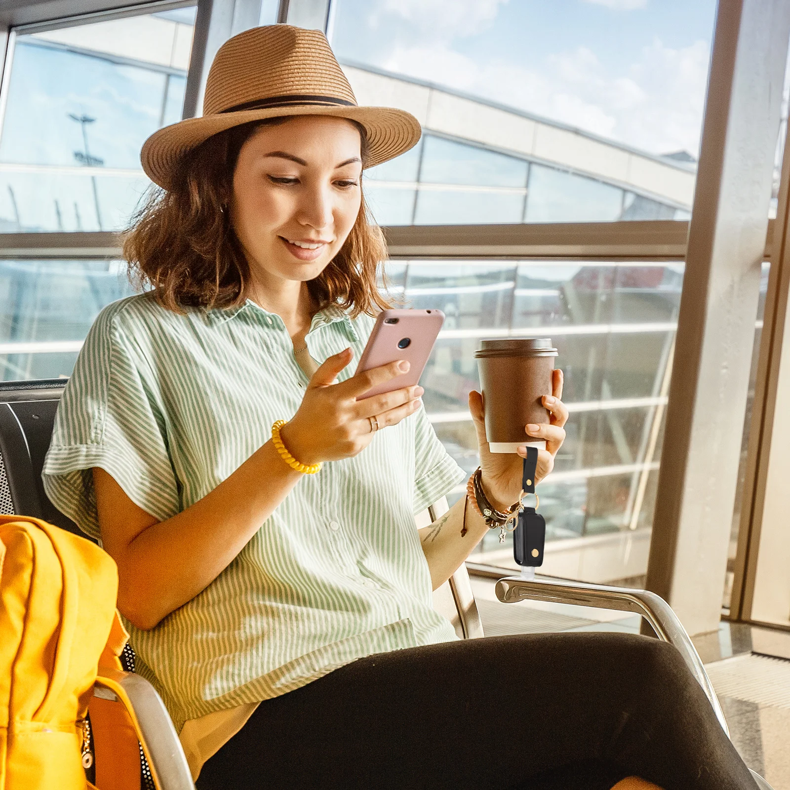 

Hand Keychain Mini Travel Foaming Bottles Portable Bottle Cover Keychain Pendant Storage Container Plastic