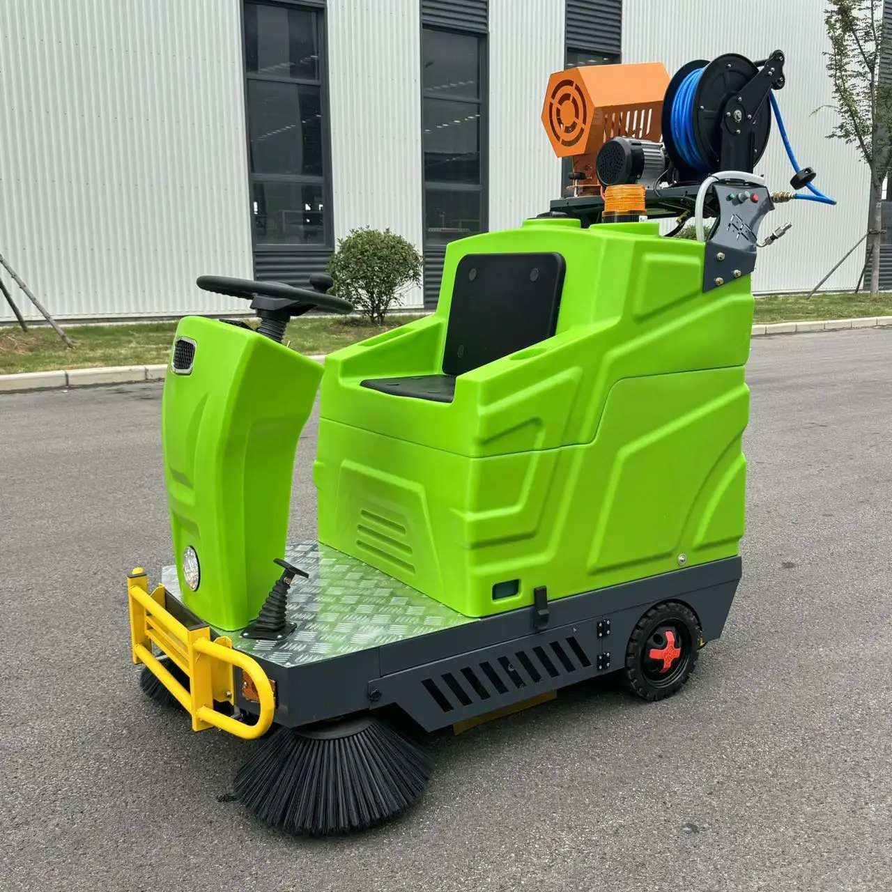 Factory-Direct Road Sweeper Customization Supported Industrial Street Cleaning Machine Electric Street Vacuum Cleaner with Brush