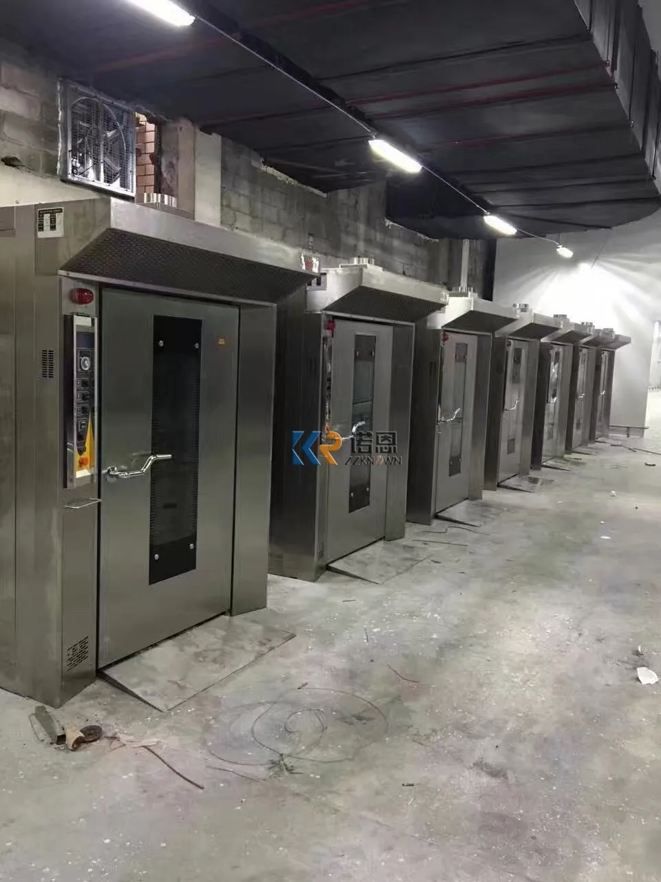 فرن خبز دوار كهربائي صناعي مع 12 صينية من الفولاذ المقاوم للصدأ خبز دوار بيتا كوكي بيتزا معدات مخبز الدجاج Pr