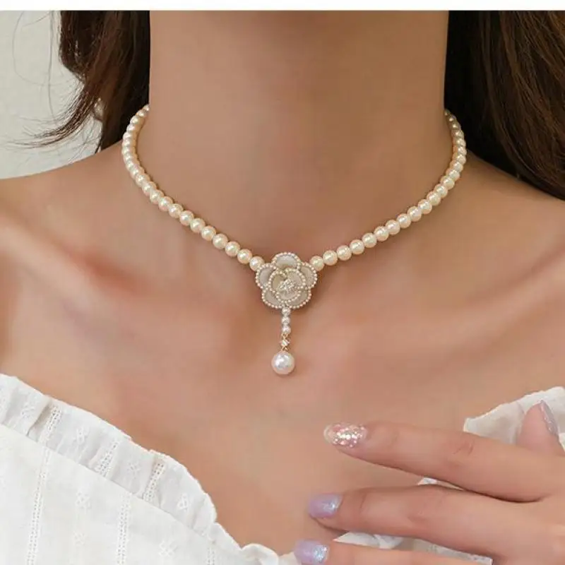 Vintage Sweet Pearl Flower Pendant Necklace For Women Jewelry 2026 Trending Luxury Korean Women's Pearls Bead Necklaces Colar