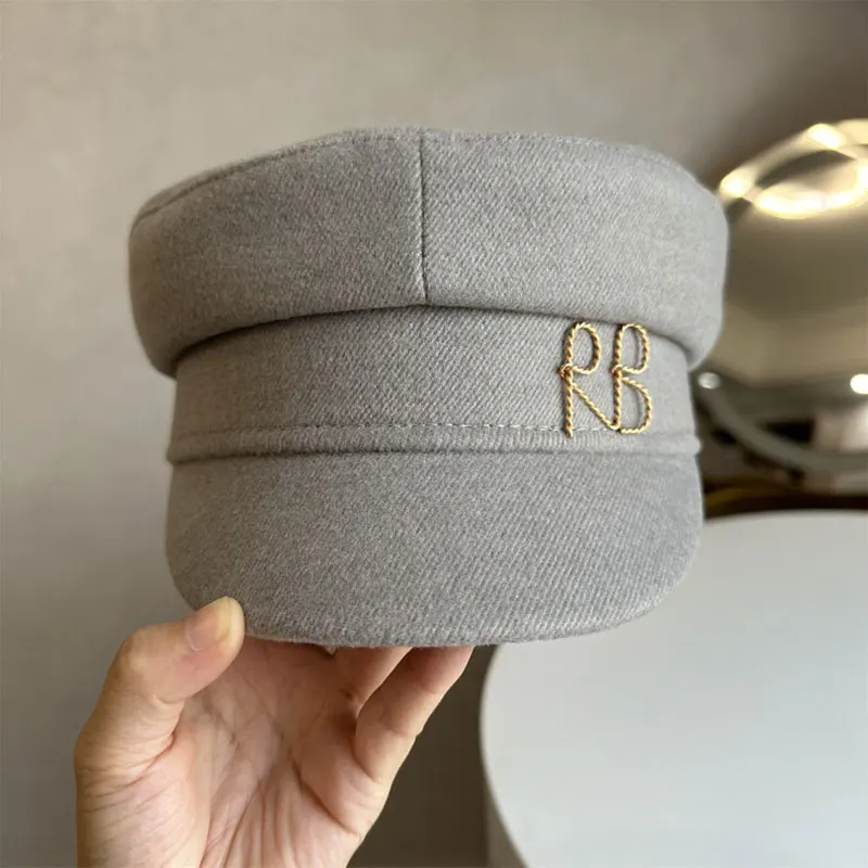 2024 New Fashion Brand Designer Autumn Winter Newsboy Caps Metal Letter Decorated Flat Gray Wool Caps Chapeu Octagonal Cap