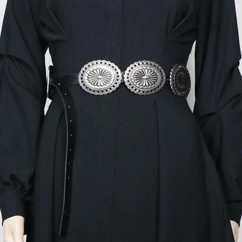 39BD PU-Taillengürtel Ethno-Stil mit geschnitzter Blumenschnalle für Herren-Damenkostüme – Detail 1