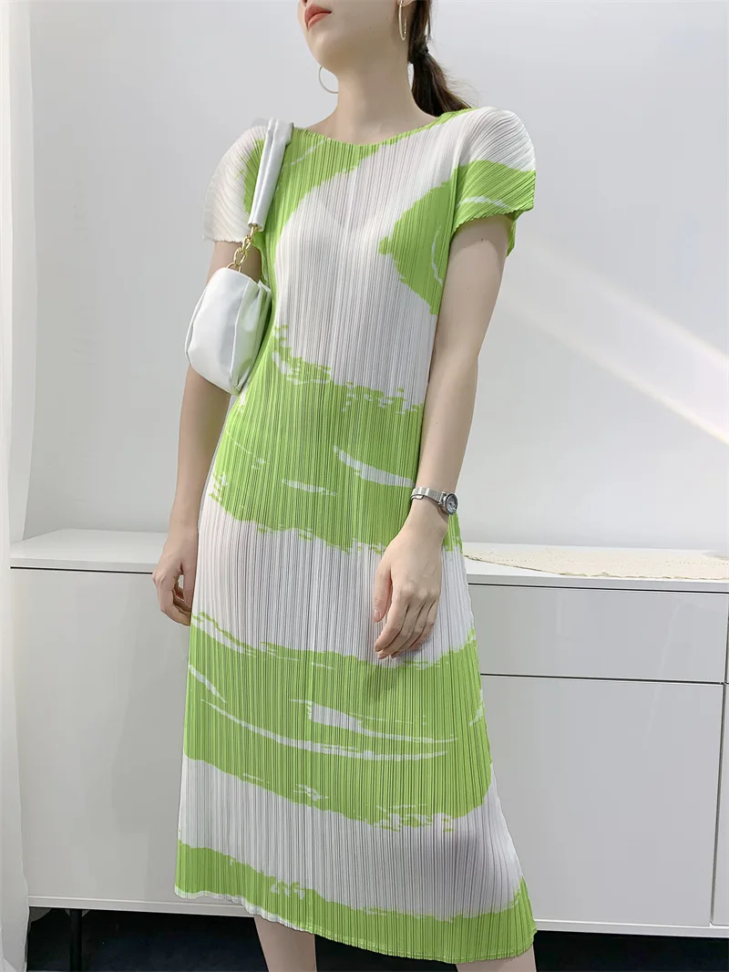 

Miyake pleated women's slim dress printed 2022 summer fit and thin temperament casual folda mid-length skirt