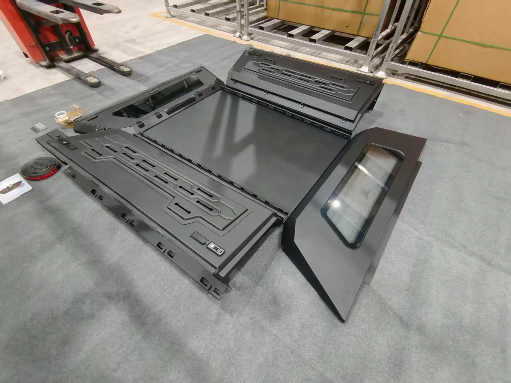 

Aluminum Alloy 4x4 off Road Truck Camper Canopy for Tacoma Colorado NP300 Pickup Truck Bed with Window