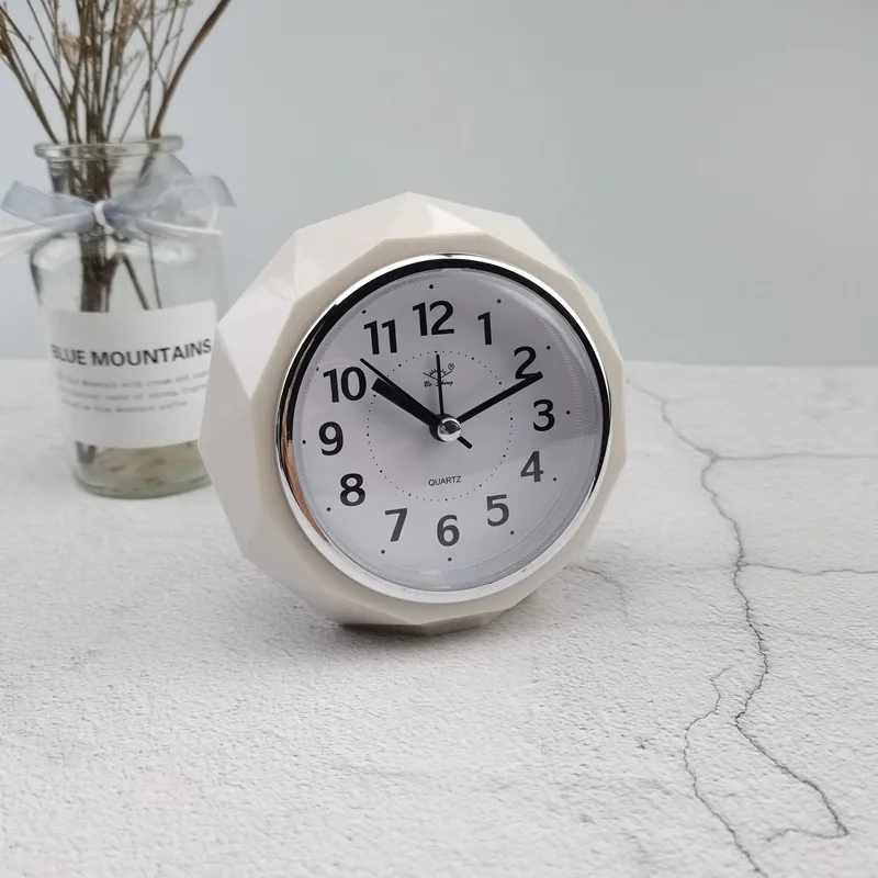 Diamond Shape Old-fashion Alarm Clock Good Quality Bedside Music Bell Mute Battery Operation Analogue Clock Home Decoration