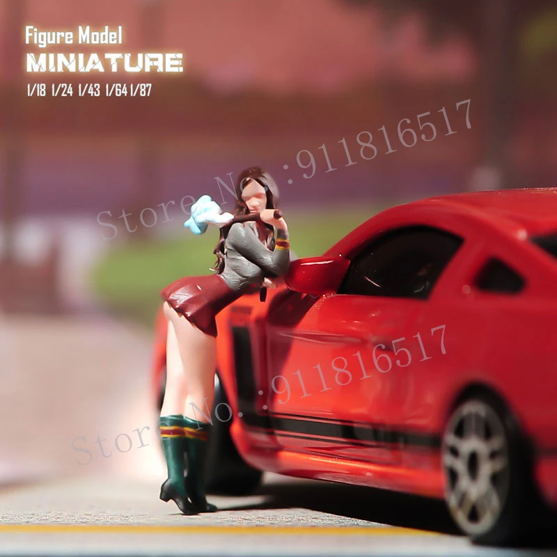 Miniatures 1/87 1/64 1/43 1/24 1/18 Sexy Cute Buttocks Hot Girl Action Figure Street Scene Sand Table Photography Model for Cars