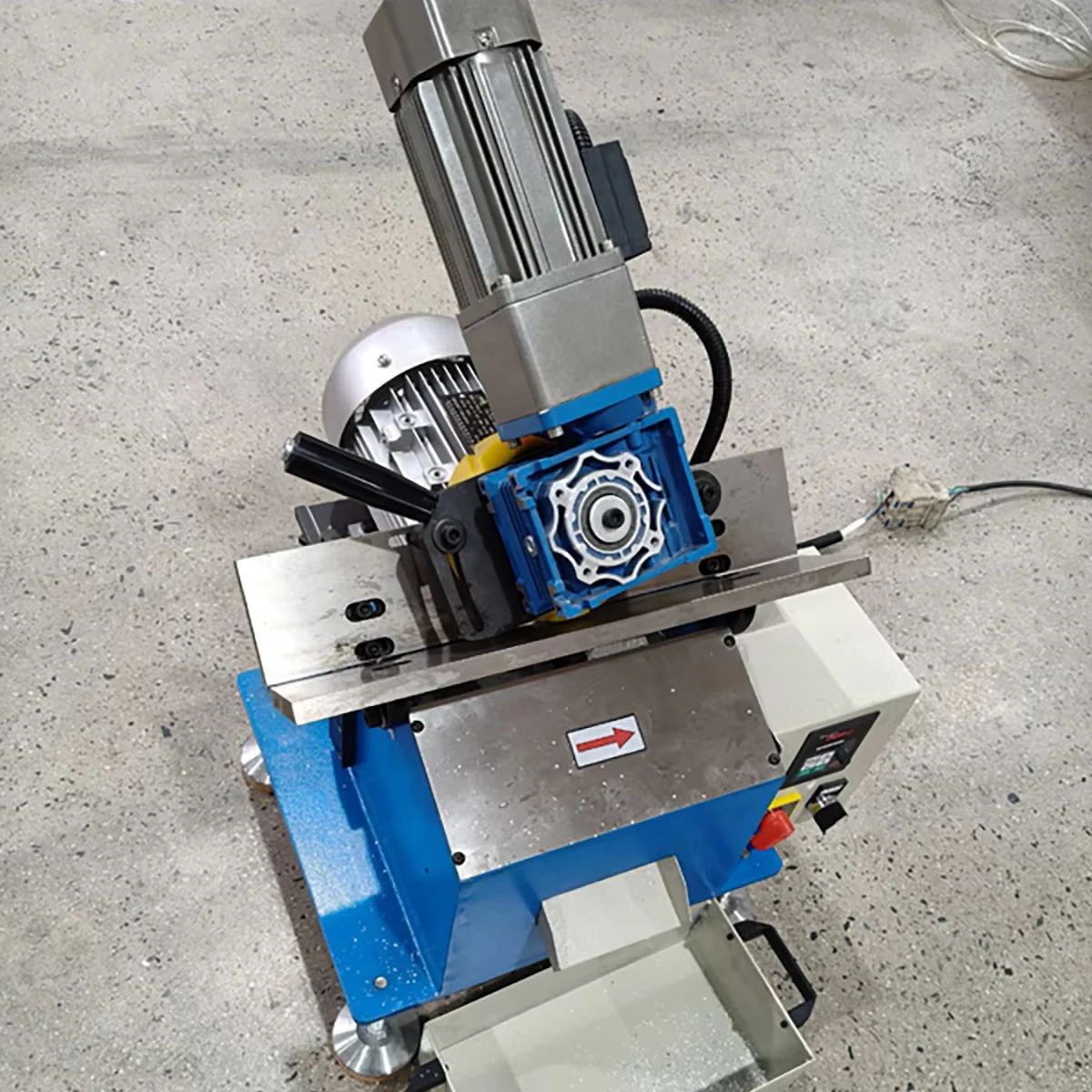 

BC-10D Portable Plate Beveling Machine New Condition Automatic Steel Chamfering Machine Core Bearing Components for Factory Use
