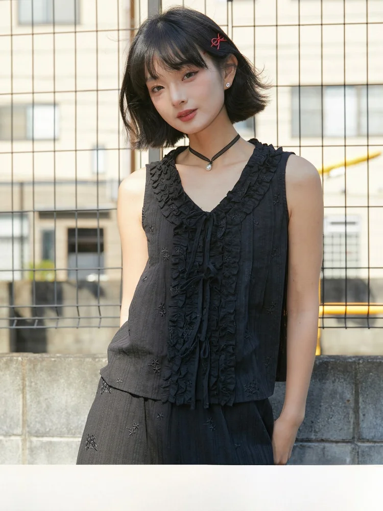 

Черная полосатая блузка с вышивкой мелкими цветами, женская летняя, с V-образным вырезом, кружевной отделкой, с поясом, оригинальный дизайн, свободный крой