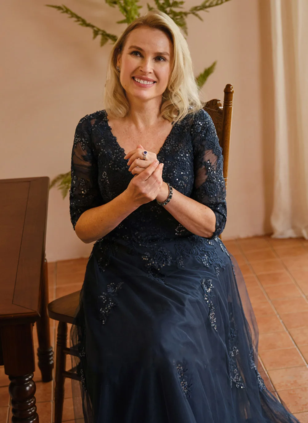 Robe mère trapèze à col en V pour mariage, demi-manches, avec des Appliques en dentelle scintillante, robes de soirée de mariage, avec traîne de balayage, robe formelle