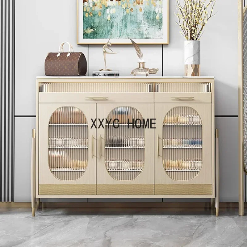 

Lichte Luxe Schoenenkast Met Inductielicht Bij De Ingang Thuis, Moderne En Eenvoudige Nieuwe High-End Massief Hout Grote