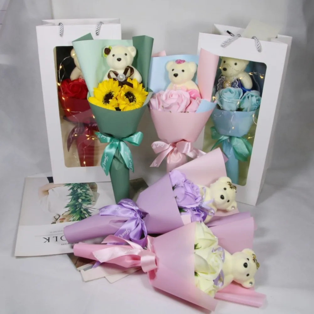 Bouquet di orsi di girasole Decorazione di bouquet di rose Cartoon Orso adorabile Regalo di laurea per il giorno dell'insegnante Fiore di sapone di girasole