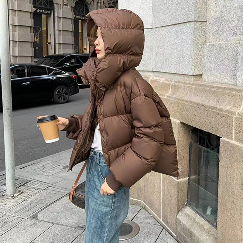 Cappotto da donna in piumino di cotone Cappotto invernale nuovo Parka Top 2025 Capispalla da donna con cappuccio Parka Cappotto caldo femminile imbottito in cotone spesso