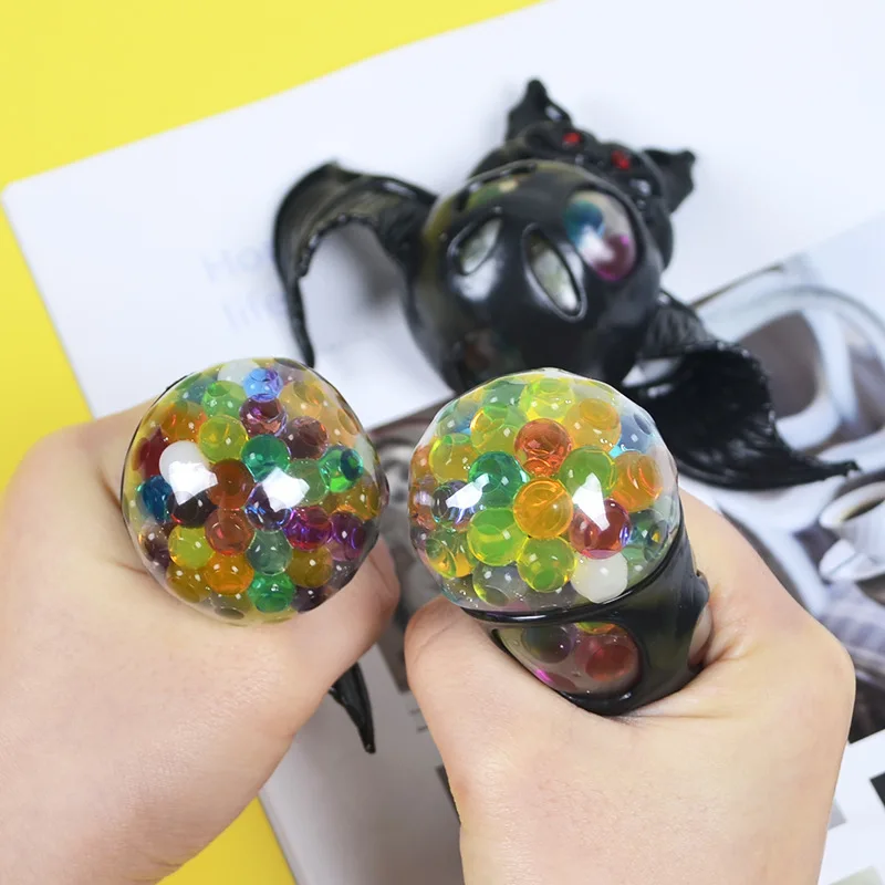 Realistisches Fledermaus-Squishy-Spielzeug zur Stressabbau, Halloween-Streich-Gadgets, weiches Zappel-Sensorspielzeug für Gag-Geschenke (zufälliger Versand)