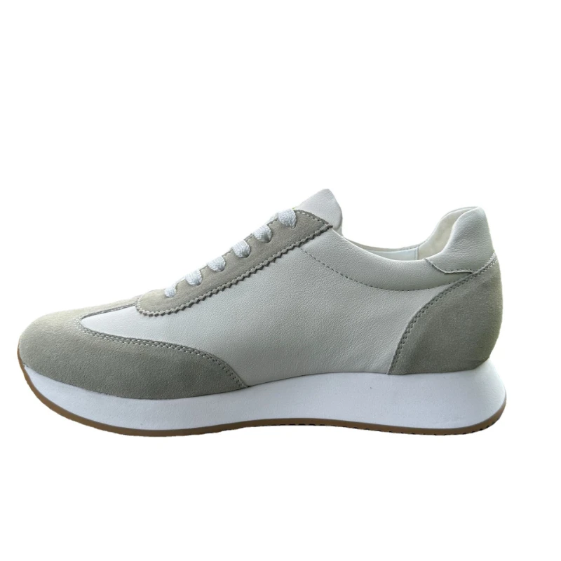 Popular Casual Shoes Lace-Up Men Sneakers Soft Bottom Versatile Students White Shoes  Polyurethane Rubber Ladies Leisu Sneakers