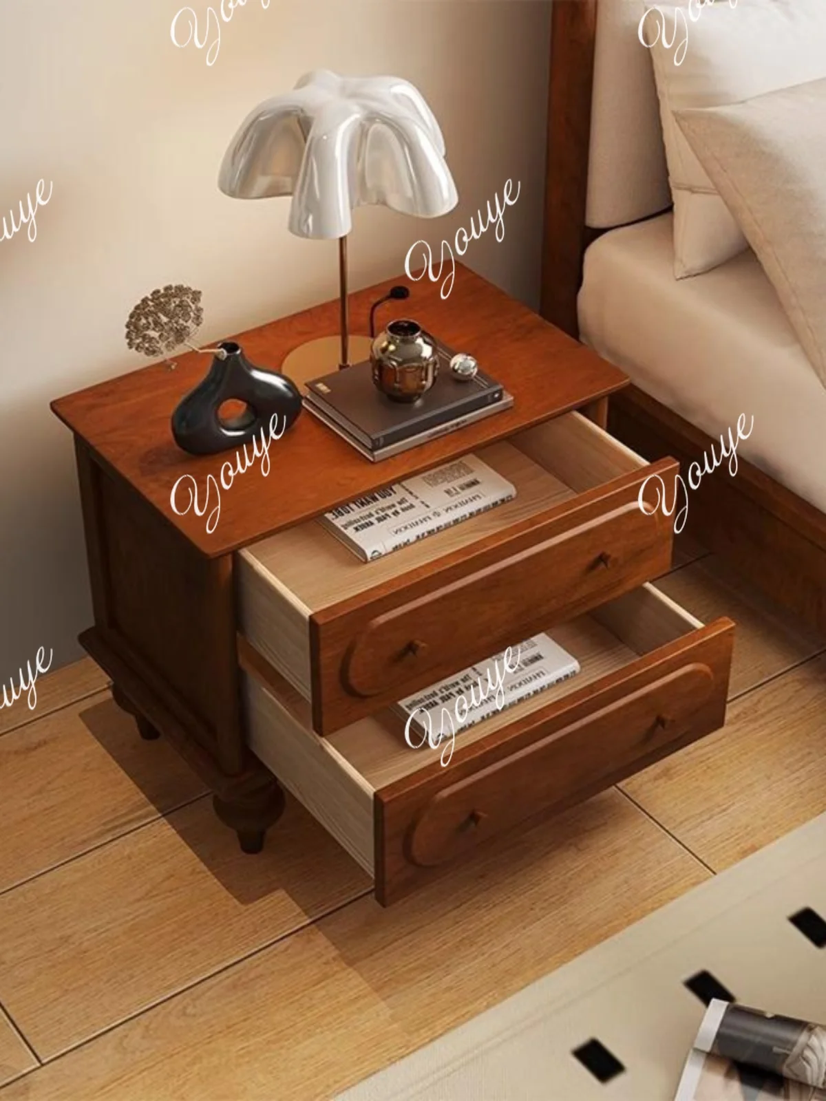 

French retro solid wood bedside table, antique bedside table storage in bedroom, drawers, all solid wood bedside table