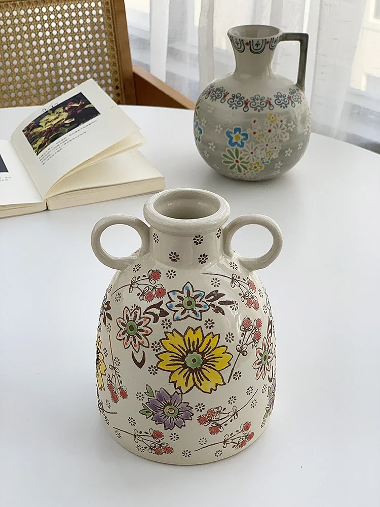 

Creative Pastoral Style Ceramic Flower Vases Modern Hand Drawn Flowers Plants Home Decor Binaural Flower Arrangement Device