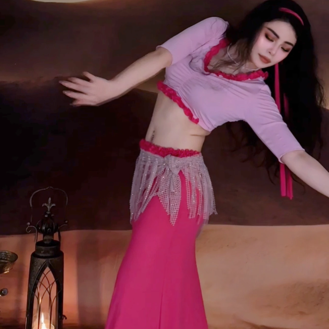 Nuovo costume da performance di danza del ventre da donna con scollo a V mezza manica + gonna lunga sexy a coda di pesce 2 pezzi vestito da pratica di danza orientale per adulti