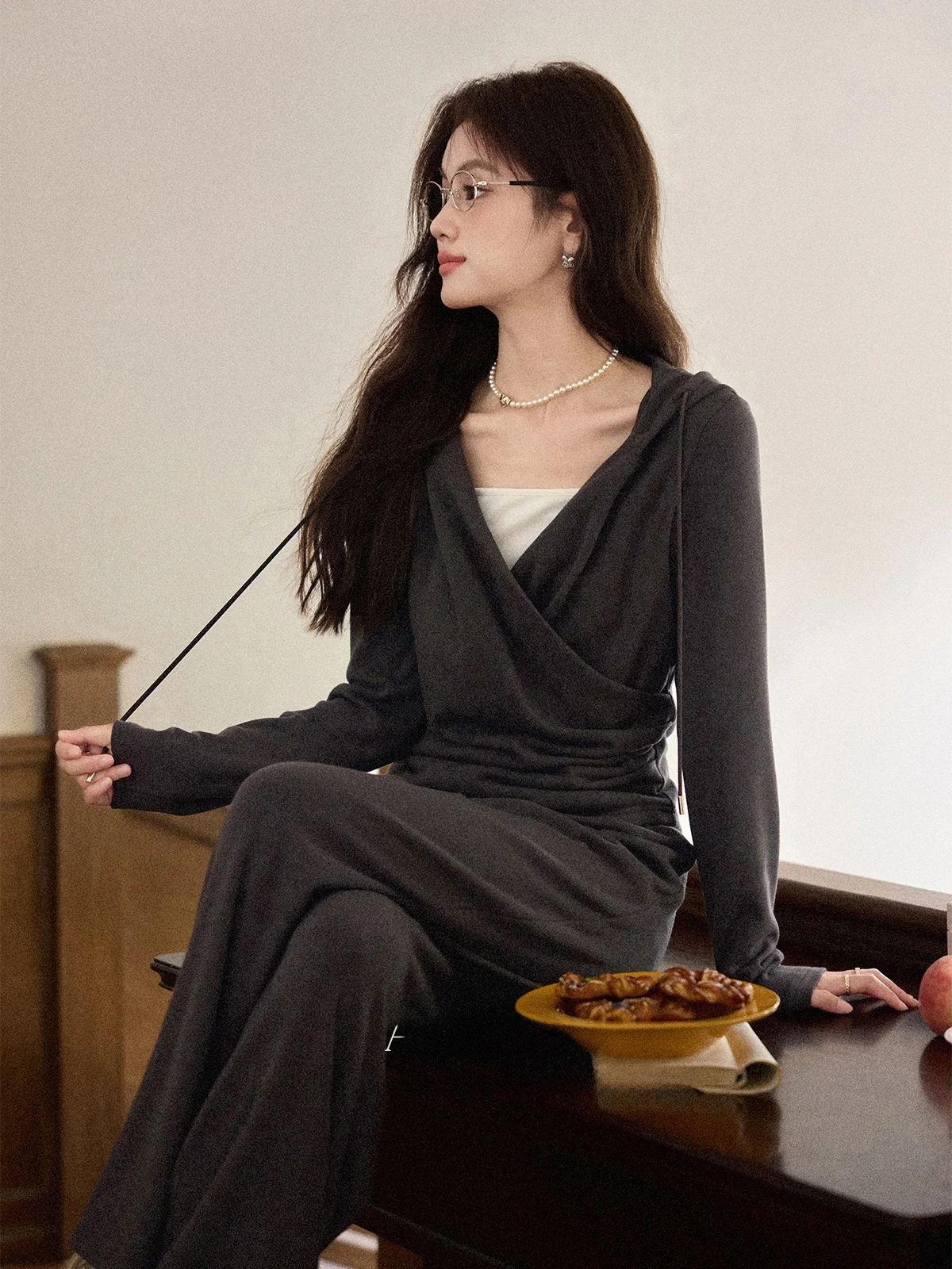 

Deep ey Hooded Long Sve T-irt Women's Autumn Design Sense Set Deer towards South Dreng Autumn Color Loose Fit Top