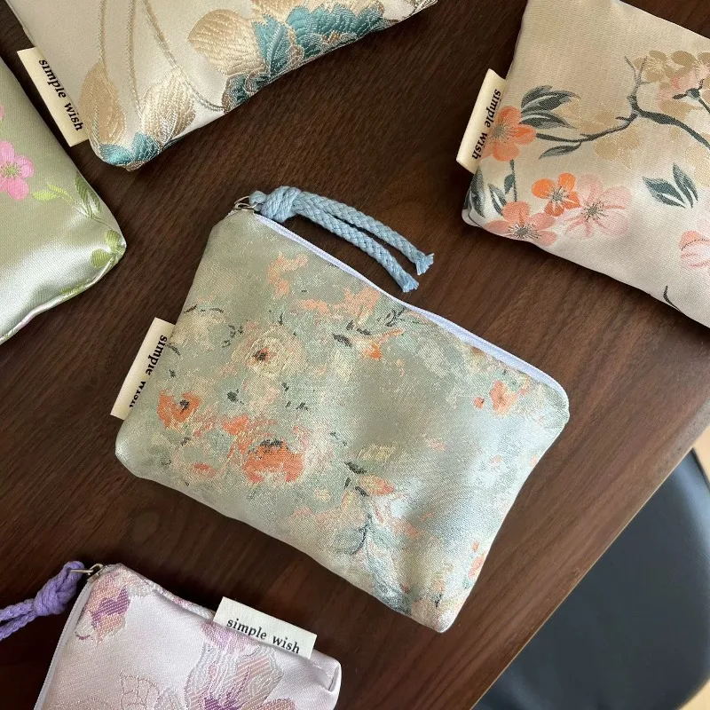 Mini Zipper Makeup Storage Pouch Portable Beauty Lipstic Coin Organizer for Girls Women's Cosmetic Bag Vintage Floral Satin