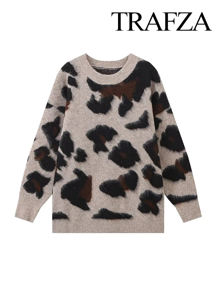 TRAFZA Women's Winter New Fashion Round Neck Leopard Print Knitted Pullover Female Chic Comfortable Warm 2-Color Casual Sweater